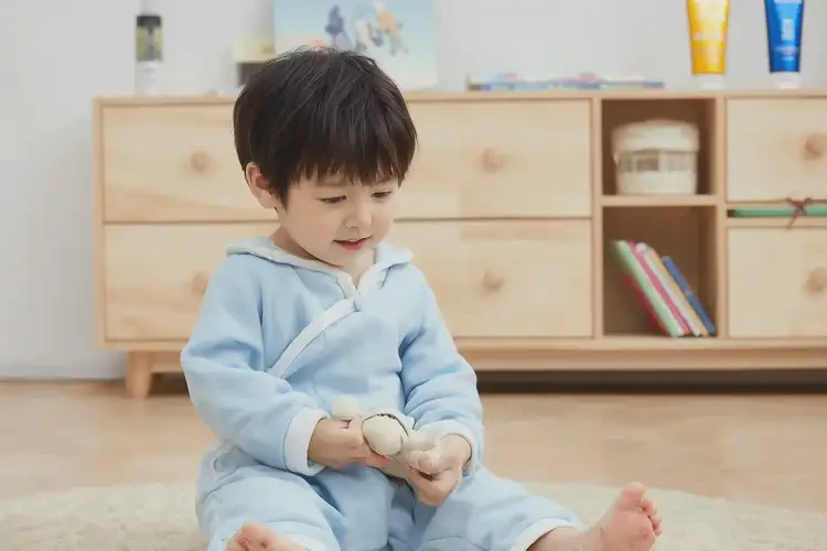 少兒大腿容易起濕疹不管它會(huì)自己痊愈嗎(圖2)