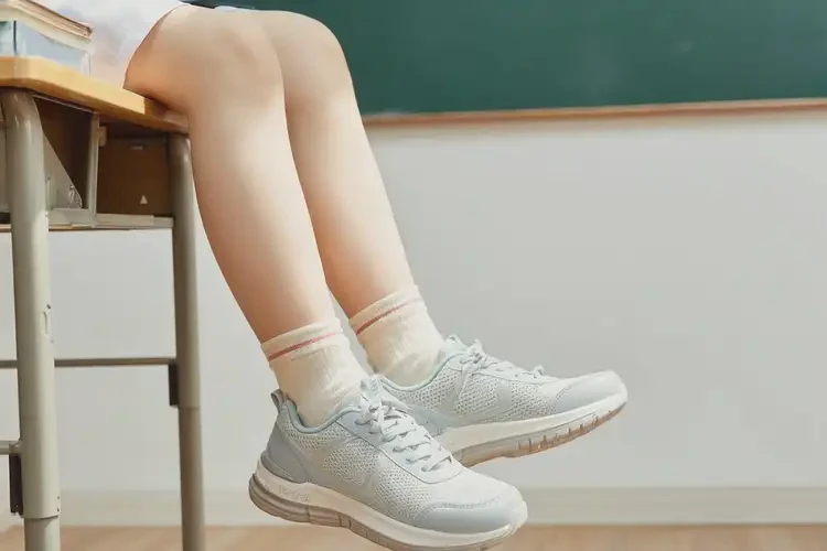 中學(xué)生腳上長(zhǎng)濕疹不管它會(huì)自己痊愈嗎(圖1)