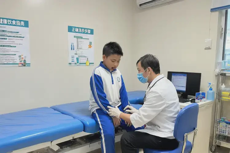 中學(xué)生肚子上出濕疹不管它會(huì)自己好嗎(圖1)