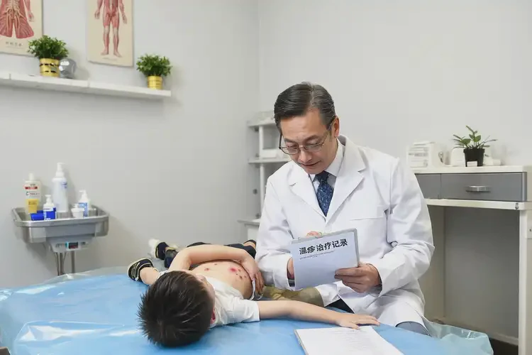 孩子肚子上出濕疹能靠自己自愈嗎(圖1)