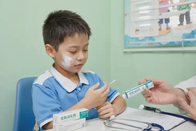 小學(xué)生面部起濕疹不管它會(huì)自己自愈嗎(圖2)