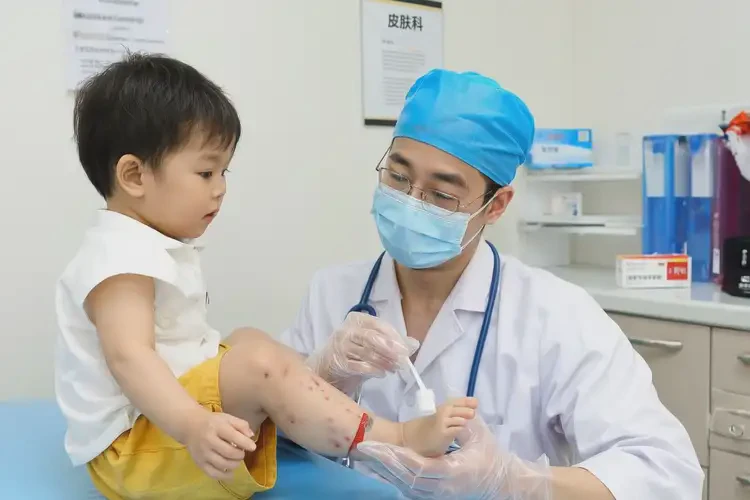 幼兒腳上經(jīng)常長濕疹能徹底自愈嗎(圖3)