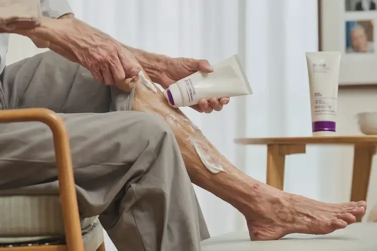 老年人小腿容易起濕疹可不可以徹底自愈(圖3)