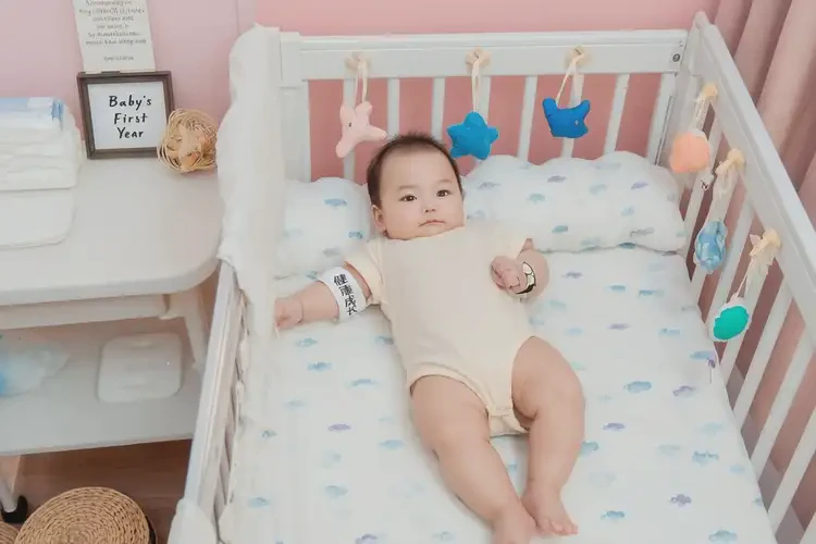 新生儿手臂上容易长湿疹不管它会自己好吗(图2)