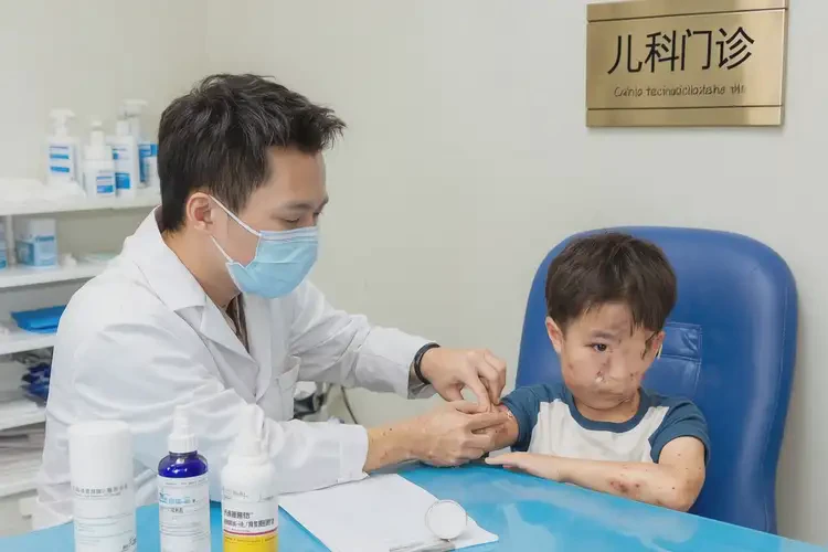 小孩臉上出濕疹能夠徹底治愈嗎(圖2)