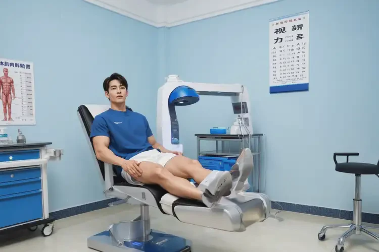 青年人大腿出現(xiàn)濕疹能夠徹底治愈嗎(圖1)