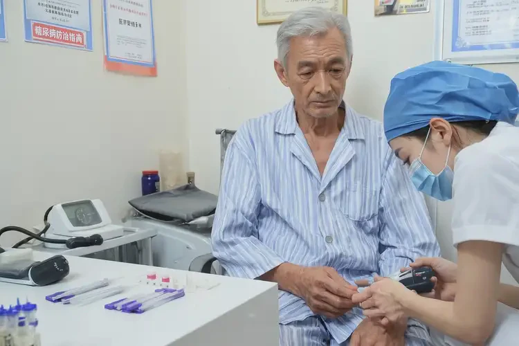 老年人晚上血糖29(图1)