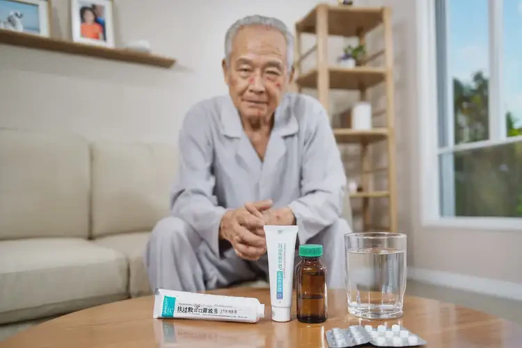 老年人面部容易長(zhǎng)濕疹不管它會(huì)自己好嗎(圖3)