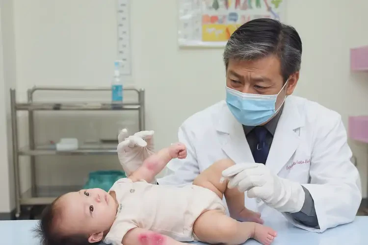 婴儿手臂起湿疹能彻底自愈吗(图2)