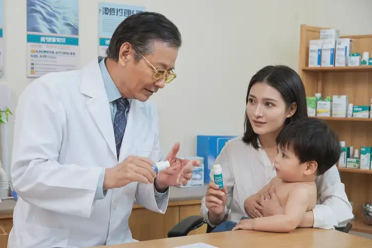 嬰幼兒小腿容易起濕疹不管它會(huì)自己自愈嗎(圖2)