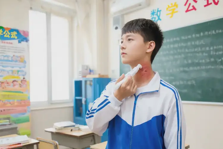 中學(xué)生脖子出濕疹不管它會自己好嗎(圖2)