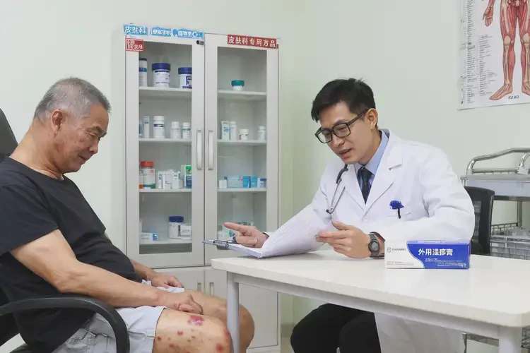 男性小腿上经常长湿疹能靠自己自愈吗(图2)