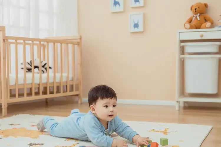 嬰幼兒面部偶爾長濕疹能靠自己自愈嗎(圖1)