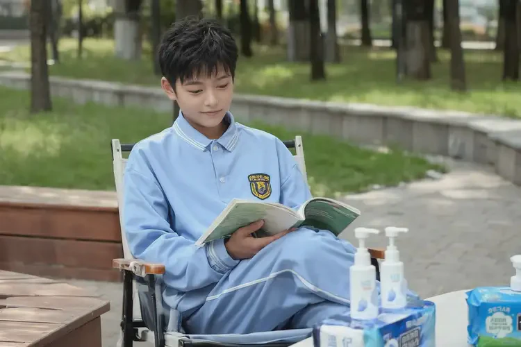 中學(xué)生屁股出現(xiàn)濕疹可不可以徹底自愈(圖1)