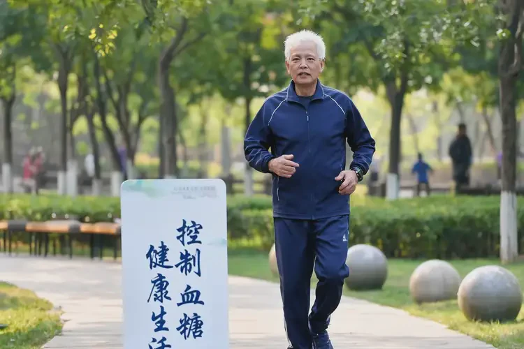 老年人早餐血糖19(圖1)