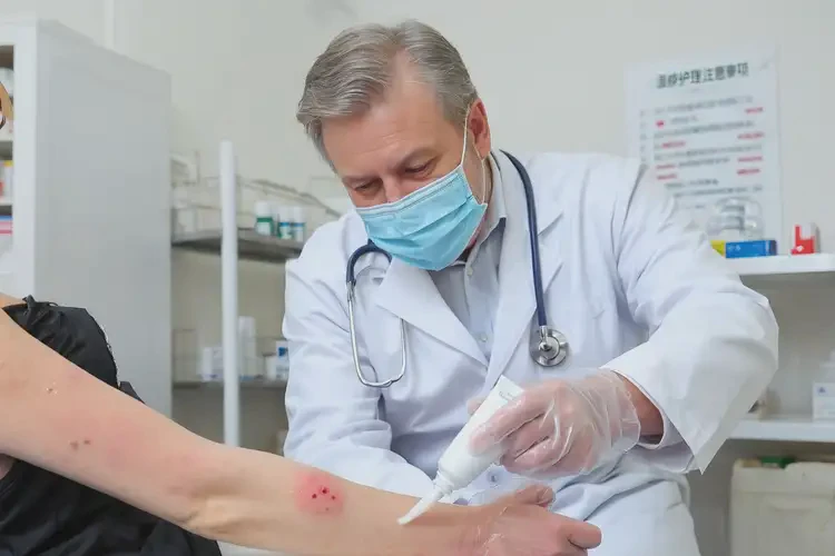 女生全身經(jīng)常長濕疹能徹底自愈嗎(圖3)