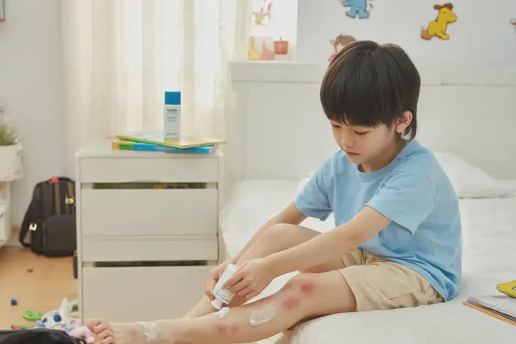 小学生小腿上经常起湿疹不管它会自己痊愈吗(图3)