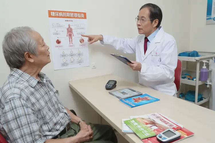 中老年人晚上血糖7(图1)