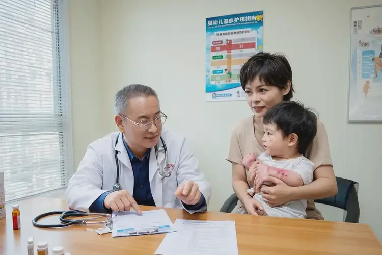 少兒全身容易起濕疹能夠徹底治愈嗎(圖1)