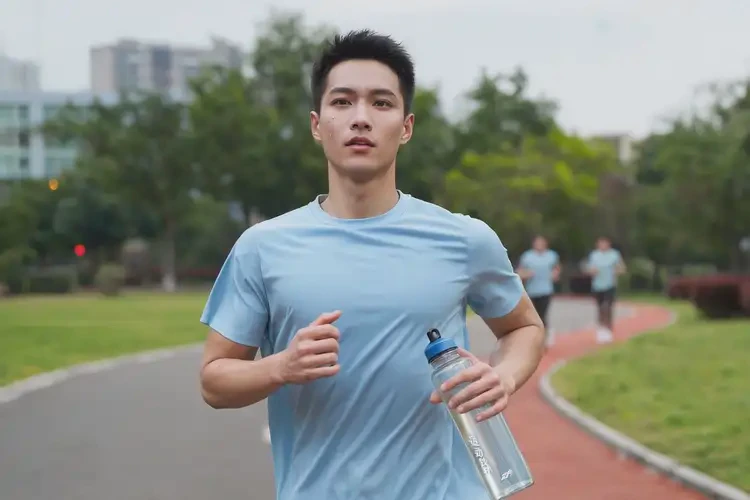 大學(xué)生脖子上出現(xiàn)濕疹能徹底自愈嗎(圖2)