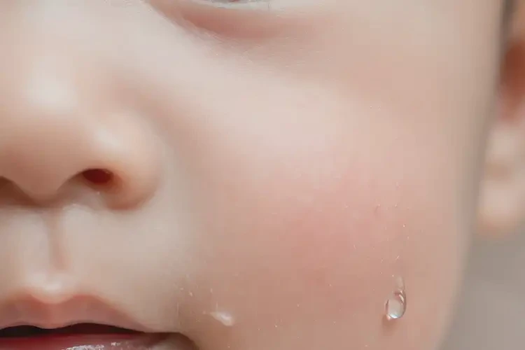 小孩脖子上偶爾長(zhǎng)濕疹可以徹底自愈嗎(圖4)