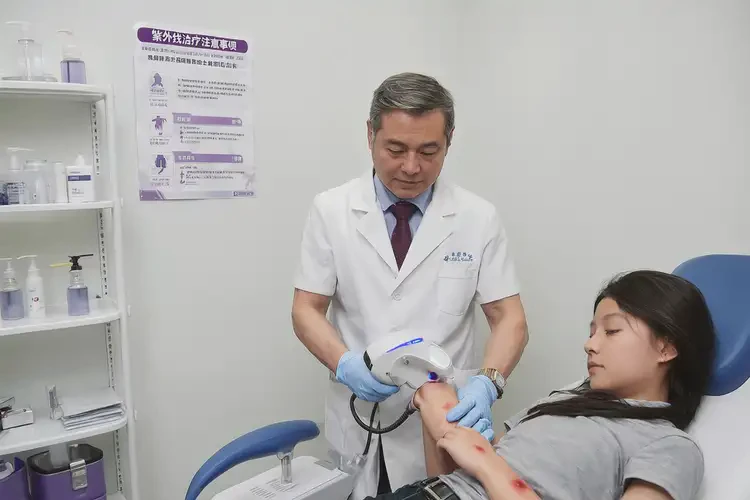 女生手臂出現(xiàn)濕疹能徹底自愈嗎(圖2)