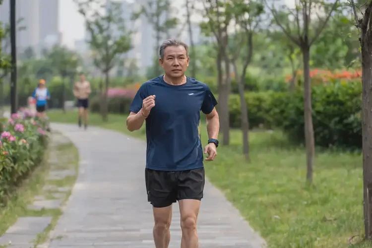 中年人晚餐血糖18(图1)