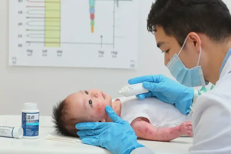 嬰幼兒脖子經(jīng)常長(zhǎng)濕疹能靠自己自愈嗎(圖3)