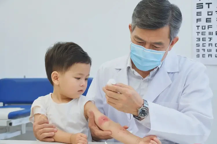 幼兒手臂經(jīng)常起濕疹能徹底自愈嗎(圖3)