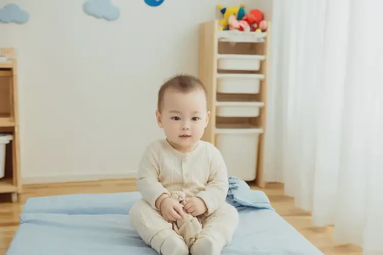 宝宝小腿上容易长湿疹不管它会自己痊愈吗(图1)