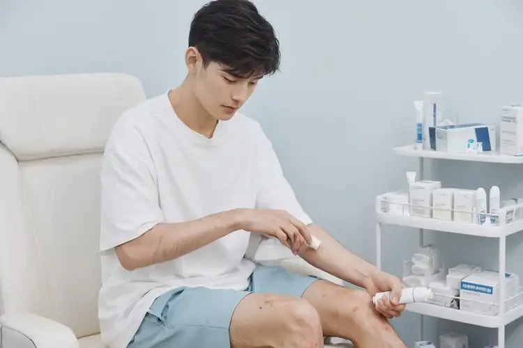 男生小腿起濕疹可不可以徹底自愈(圖1)