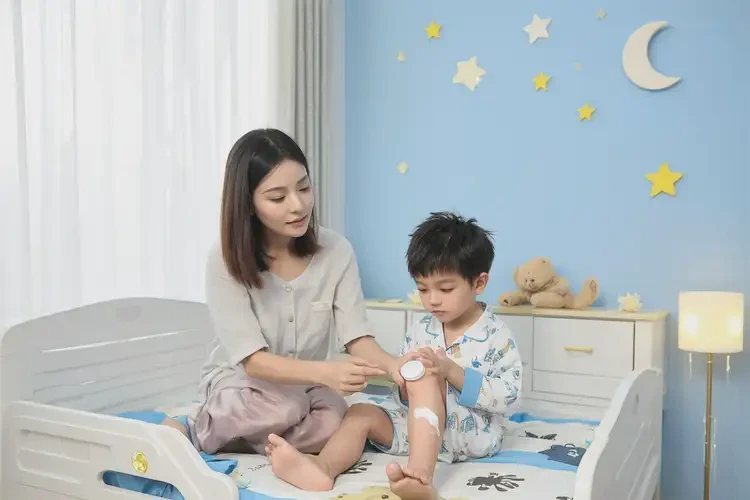 小兒小腿出濕疹可以徹底自愈嗎(圖1)