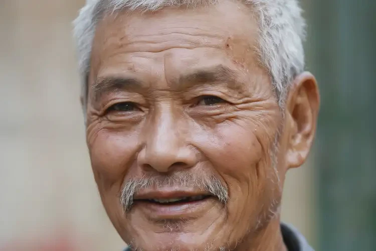 老人臉上偶爾長(zhǎng)濕疹可以徹底自愈嗎(圖4)