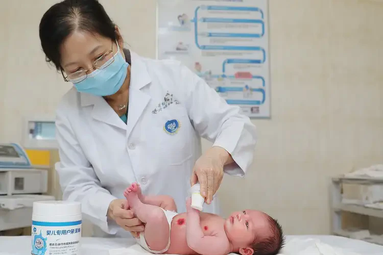 新生兒肚子經(jīng)常長(zhǎng)濕疹不管它會(huì)自己自愈嗎(圖3)