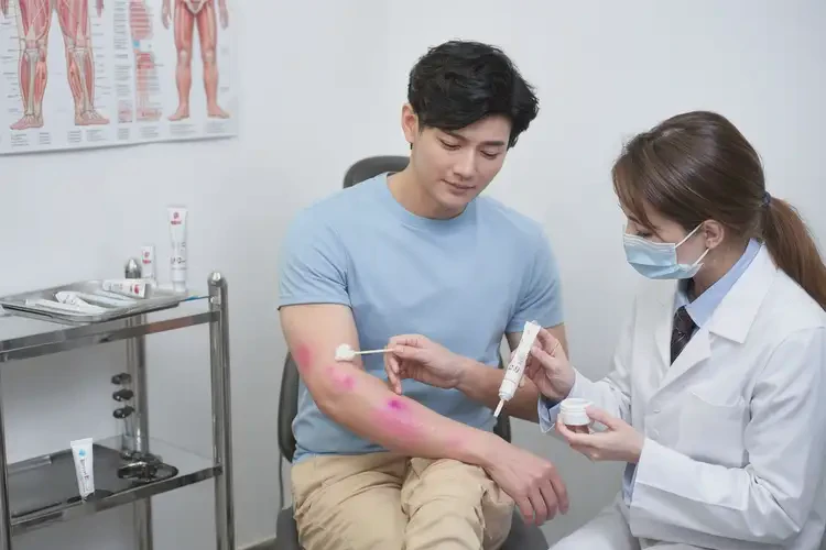 男生四肢長濕疹不管它會自己自愈嗎(圖3)