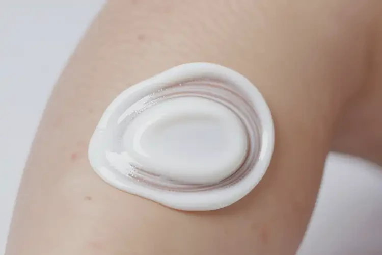 兒童小腿上經(jīng)常起濕疹不管它會(huì)自己好嗎(圖2)