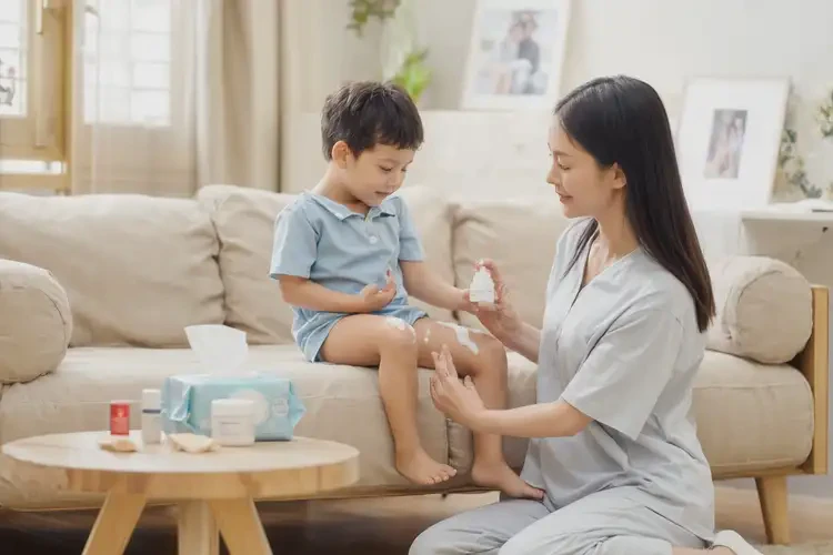 幼兒面部偶爾長(zhǎng)濕疹不管它會(huì)自己好嗎(圖1)