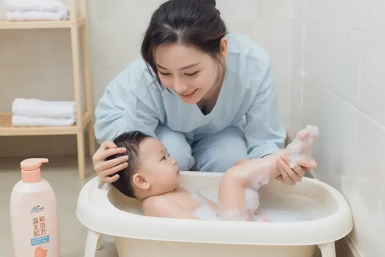 嬰幼兒小腿容易長濕疹能徹底自愈嗎(圖1)