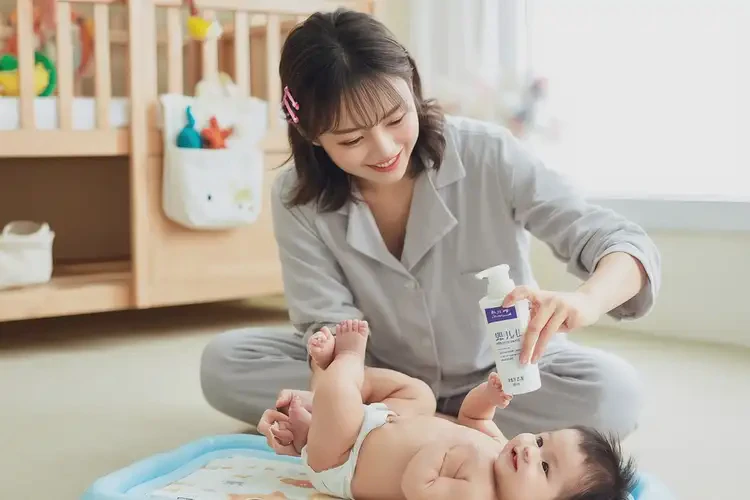 嬰兒屁股上容易長(zhǎng)濕疹能徹底自愈嗎(圖3)