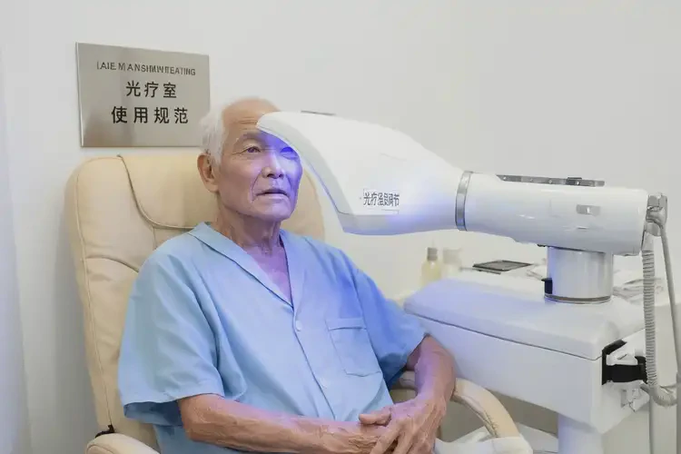 老人肚子出现湿疹可不可以彻底自愈(图1)