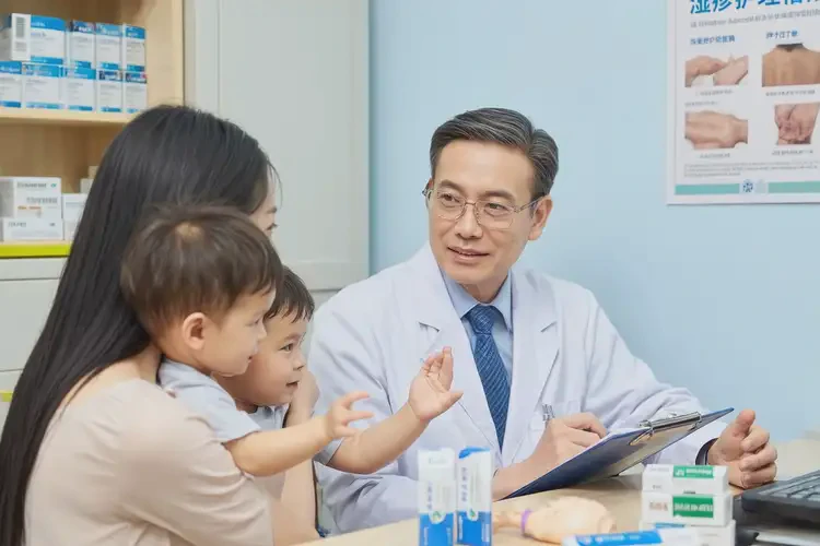 小學(xué)生大腿偶爾長(zhǎng)濕疹能靠自己自愈嗎(圖2)