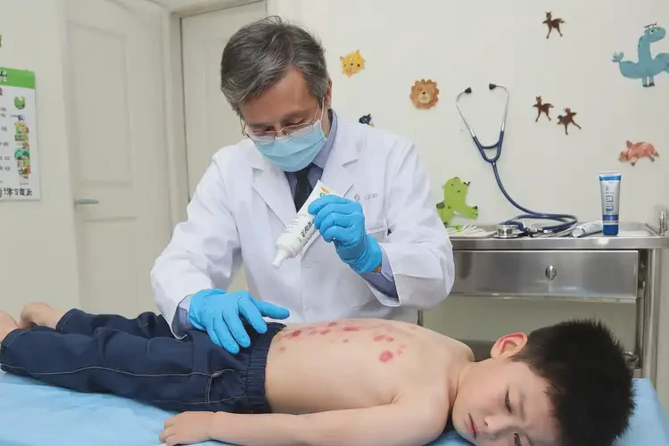 小孩肚子出現(xiàn)濕疹能徹底自愈嗎(圖3)