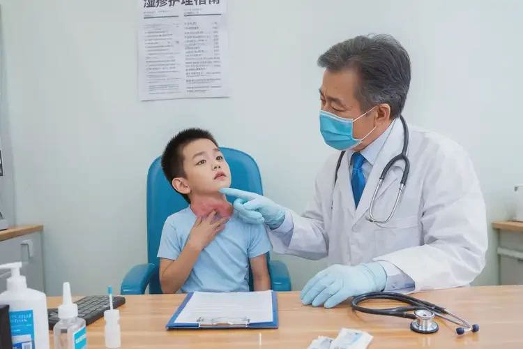 小孩脖子偶爾長濕疹能徹底自愈嗎(圖1)