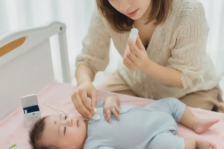 婴儿脖子上容易起湿疹不管它会自己痊愈吗(图3)