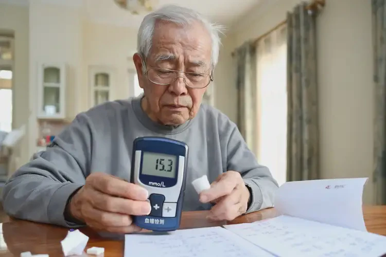 老年人中午血糖15(图1)