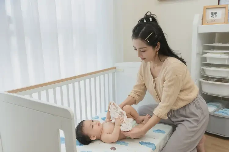 產(chǎn)婦屁股經(jīng)常起濕疹能靠自己自愈嗎(圖1)