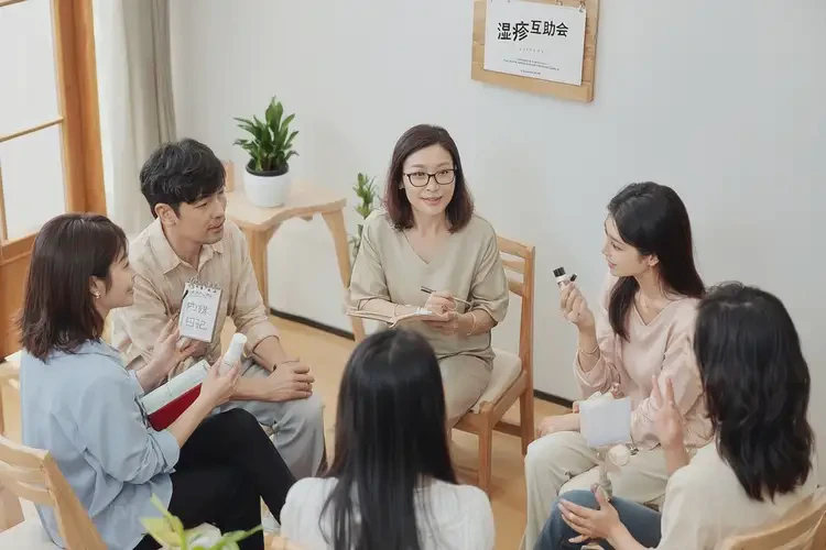 男人小腿上偶爾長濕疹可以徹底自愈嗎(圖1)