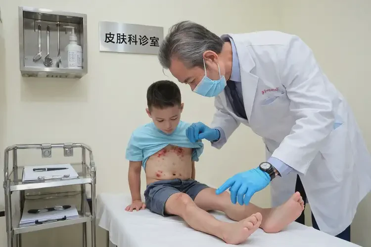 少兒肚子起濕疹不管它會自己好嗎(圖1)