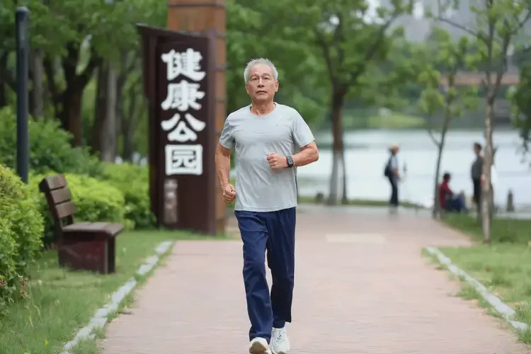 中老年人早餐血糖11點(diǎn)1意味著什么(圖2)