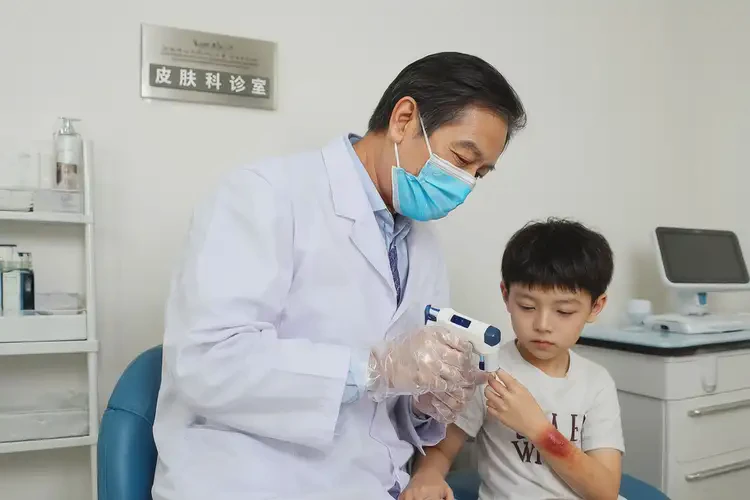 少兒手上有濕疹能徹底自愈嗎(圖2)